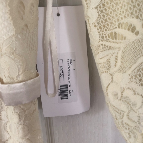 NWT Beautiful Ivory Lace Wedding/Formal Dress with Bolero Jacket - Picture 3 of 8